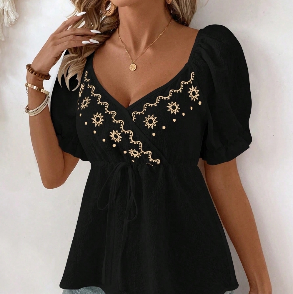 Wrap Short Sleeve Shirt With Sweetheart Neckline And Ruffled Hem, Summer - Picture 3 of 5